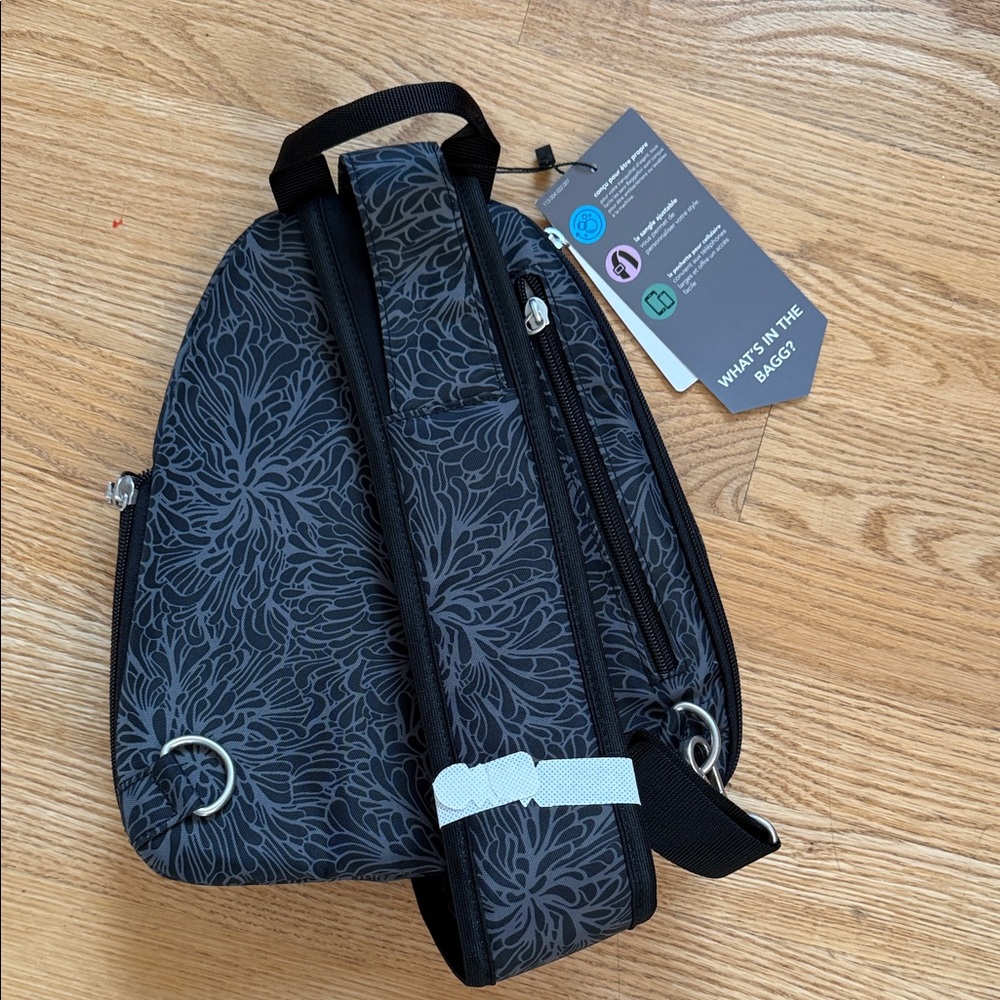 Baggallini Black and Gray Patterned Backpack - Picture 3 of 4